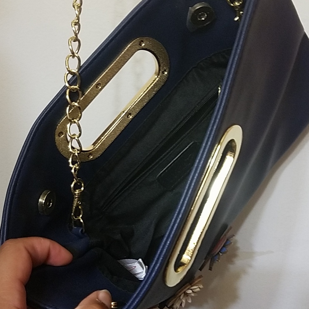 Crossbody bag - Picture 2 of 3